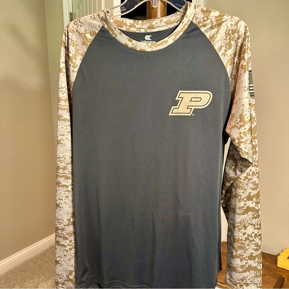 Colosseum Camo Sleeve Shirt performance material